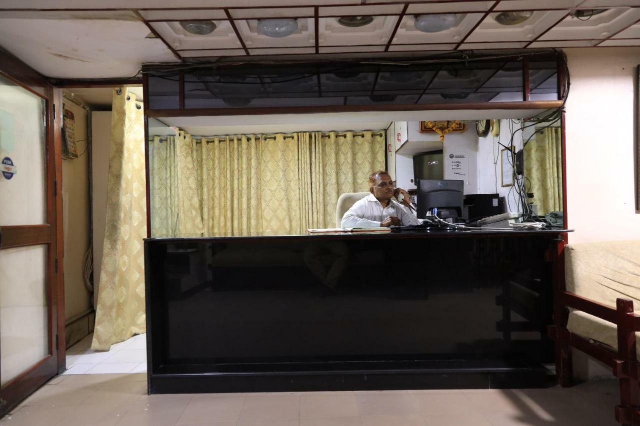 Spot On 39820 Shree Vaibhav Saver Hotel Nagpur Buitenkant foto