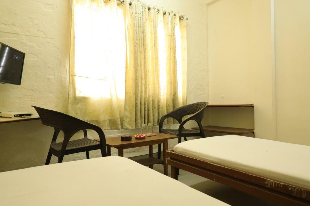 Spot On 39820 Shree Vaibhav Saver Hotel Nagpur Buitenkant foto