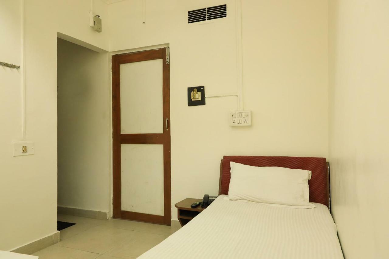 Spot On 39820 Shree Vaibhav Saver Hotel Nagpur Buitenkant foto